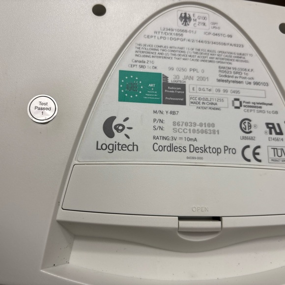 Vintage Logitech Natural Multimedia Ergonomic Keyboard Cordless NOT Tested - Picture 4 of 4